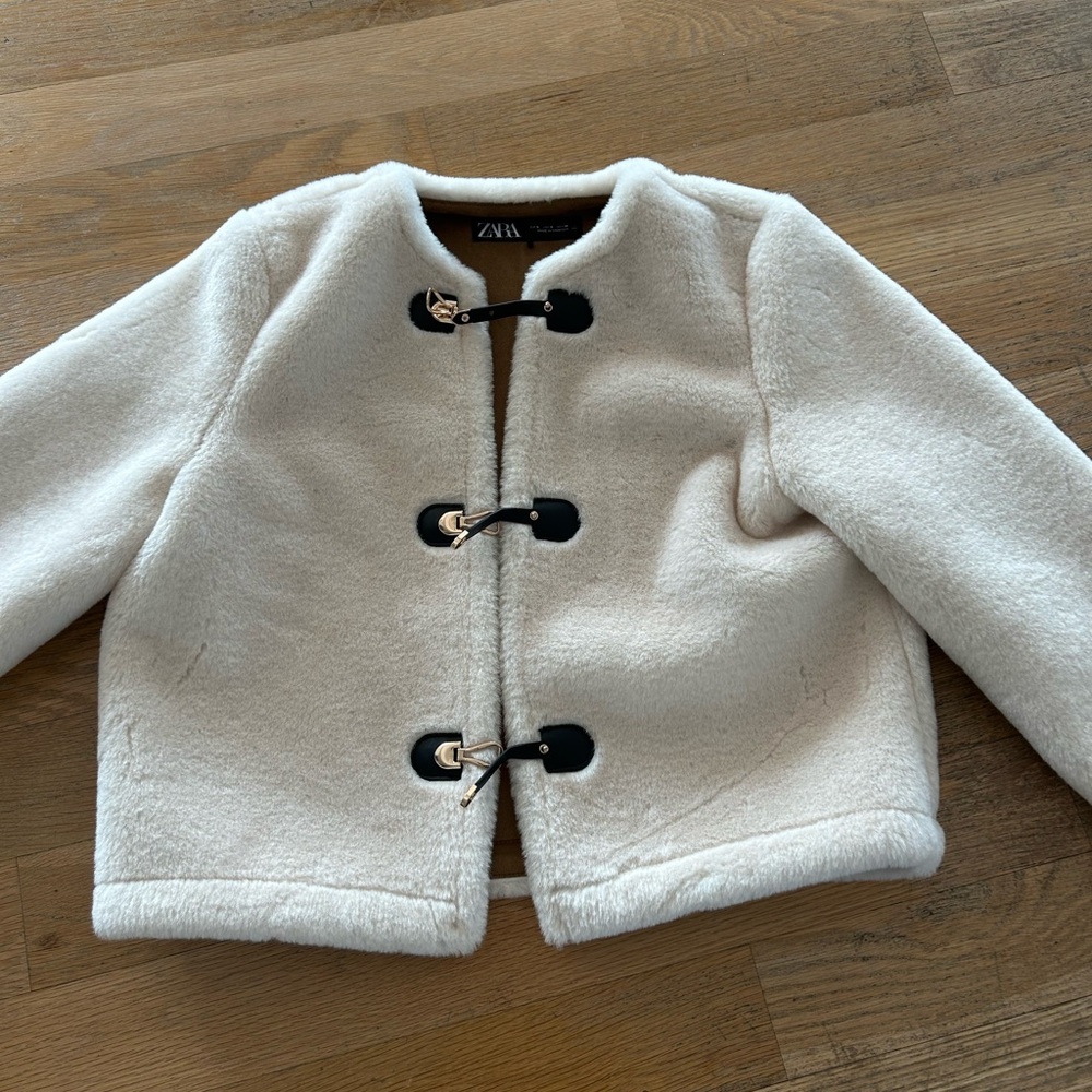 Perfect condition open face chic thick jacket - Picture 2 of 4